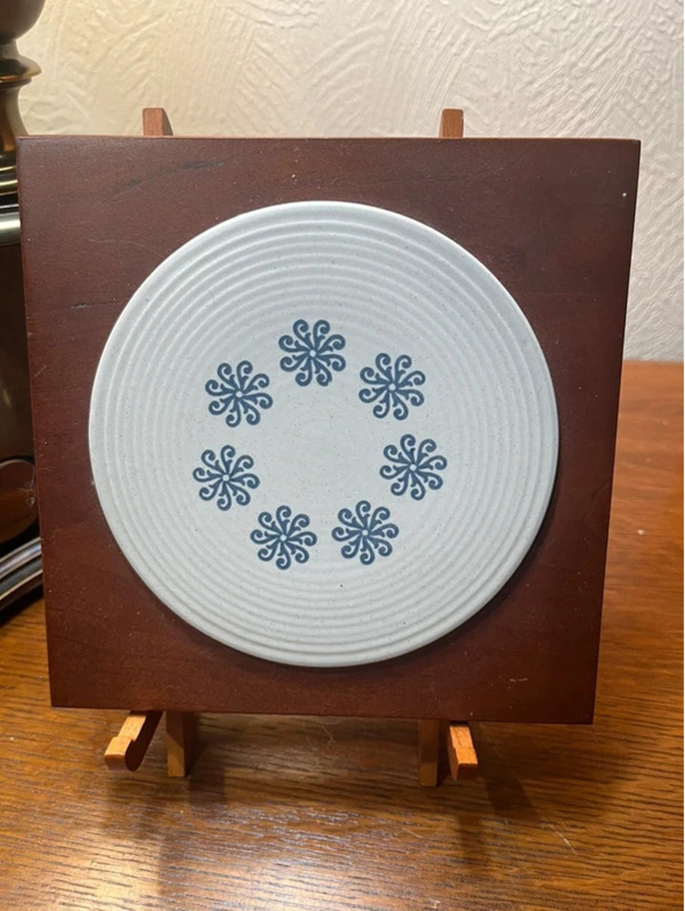 Vintage Mid-Century Ceramic Trivet – Blue Floral Tile on Walnut Wood